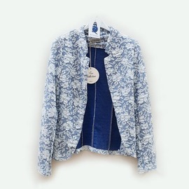 Chaqueta ligera con encaje