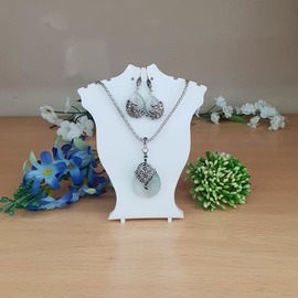 Conjunto pendientes + colgante